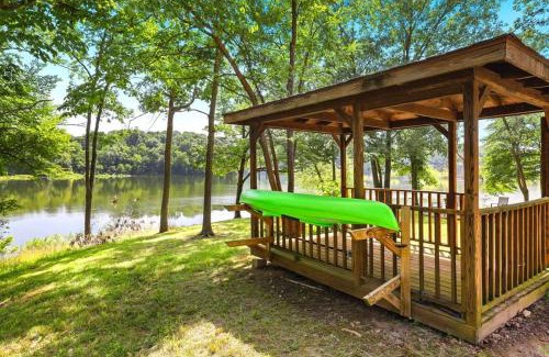 Springdale House | Lakefront Retreat - Hot Tub & Game Room