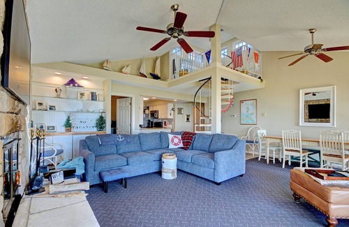 Port Clinton House | Lakefront Retreat in Port Clinton-Private Beach & Unique Caboose Stay!