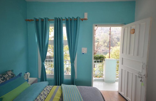 Naukuchiyatal House | Lakefront Stays
