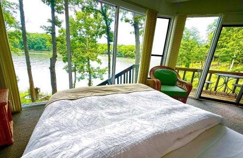 Village of Four Seasons House | Lakefront Treetop Village 2bed3bapools-6pp