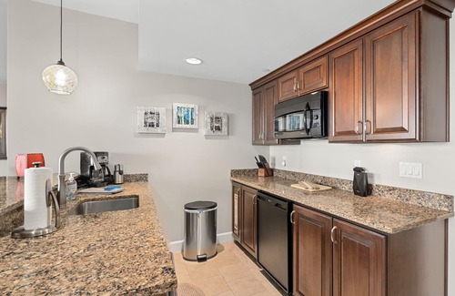 Sandpoint House | Lakefront w/Private Hot Tub - Seasons at Sandpoint