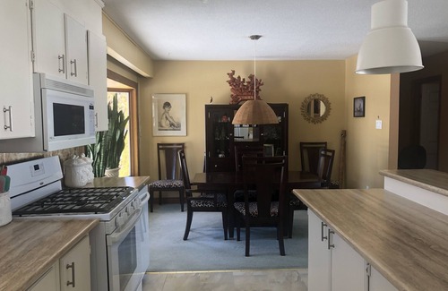 Scugog House | Lakefront with pool and hot tub