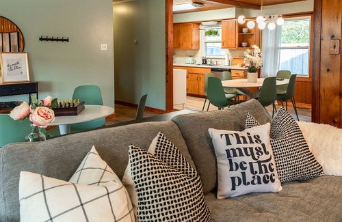 Crittenden House | Lakehouse: RELAX! Kayaks, Firepit, ARK!