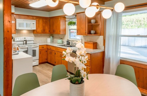 Crittenden House | Lakehouse: RELAX! Kayaks, Firepit, ARK!