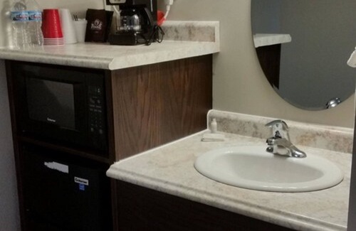 Virginia Hotel | Lakeshor Motor Inn