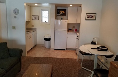 Virginia Hotel | Lakeshor Motor Inn