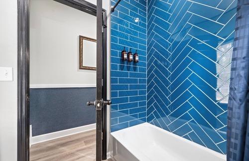 Mount Mourne Cottage | "Lakeshore Cottage" - Pool, Lk Norman, Hot Tub & Arcade. Fishing Theme for Kids