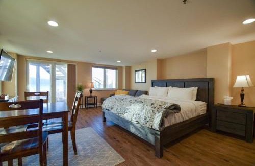 Homer House | Lakeshore Lodging Lodge 622