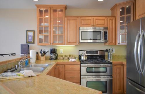 Homer House | Lakeshore Lodging Lodge 710