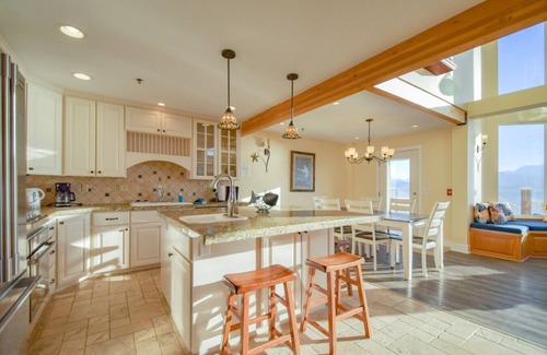 Homer Condo | Lakeshore Lodging Ocean Front Lodges