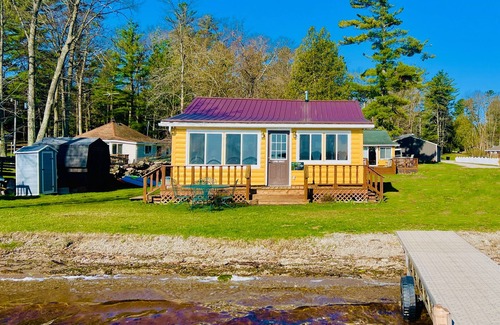 Crivitz Cabin | Lakeside Cabin on Lake Noquebay - Including Your Own Pier, Kayak/Canoes, & More!