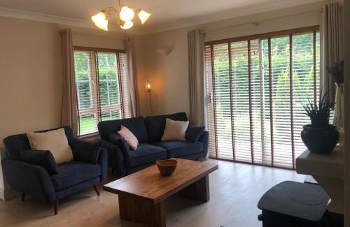 Ogonnelloe House | Lakeside Cottage