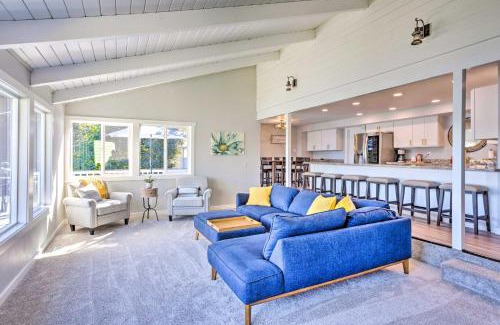 Lacey House | Lakeside Lacey Gem with Sauna and Private Dock
