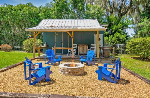 Doctors Inlet House | Lakeside Lilypad Wonderland Kayak Grill Firepit