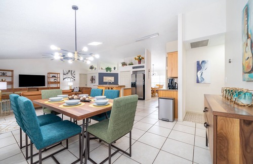 Sunridge Woods House | Lakeside Paradise, the ultimate vacation home minutes from Walt Disney World