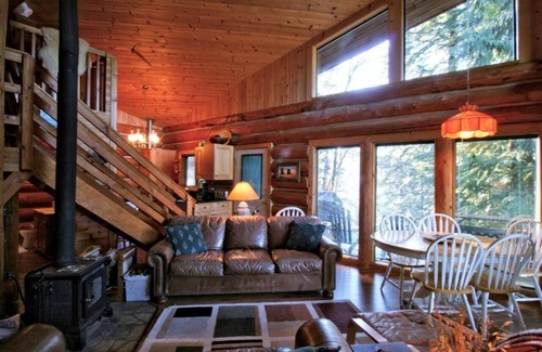 Maple Falls House | Lakeside Real Log Cabin with Private Dock, Pets OK