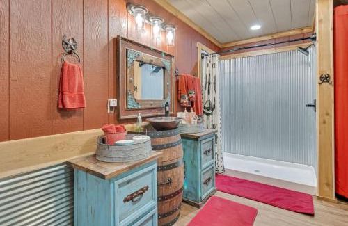 Eufaula House | Lakeside Retreat And Game Haven