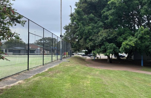 North Avoca Apartment | LAKESIDE RETREATnlevel 1 minute walk to beach nown pool