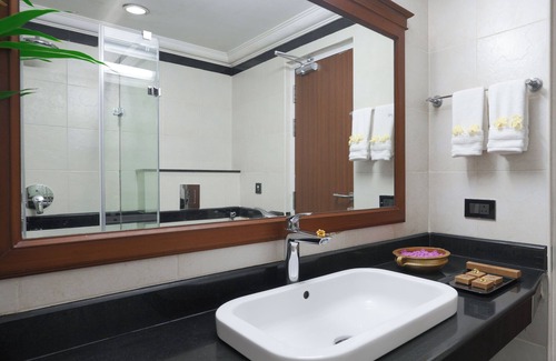 Kumarakom Hotel | Lakesong Kumarakom
