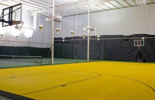 Cheat Lake Apartment | Lakeview Golf Resort: Studio w Pool, BBQ & Spa