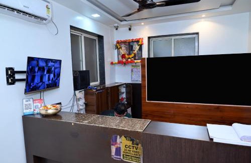 Pune Hotel | Lakeview Lodging