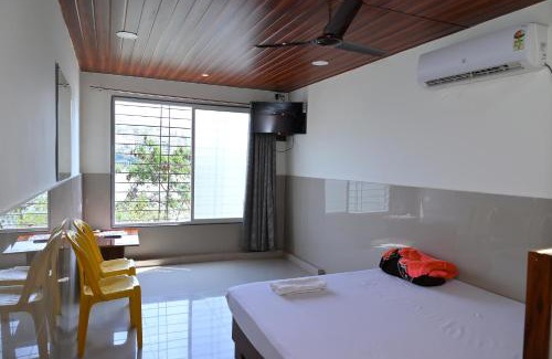 Pune Hotel | Lakeview Lodging