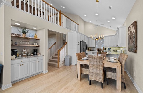 Prairie Creek House | Lakeview Lookout: >Closest Home To Prairie Creek<