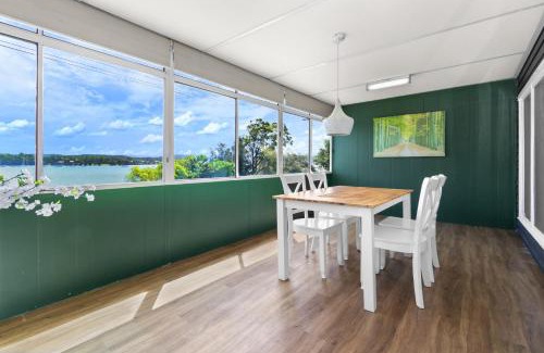 Speers Point House | Lakeview Retreat on the Esplanade
