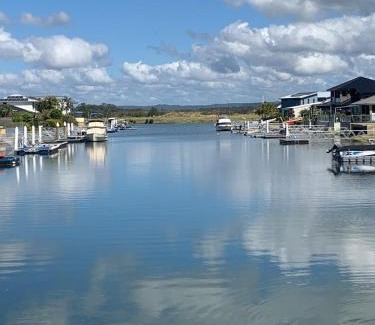Yamba Apartment | Lakeview Stay Yamba Water Front Access