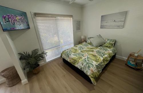 Yamba Apartment | Lakeview Stay Yamba Water Front Access