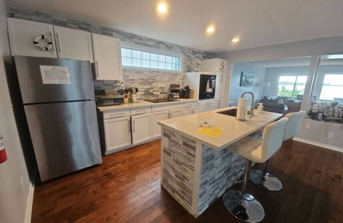 Port Weller House | Lakeview Villa Retreat