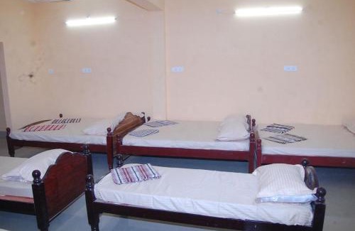 Thirukadaiyur Hotel | Lakshmi Illam