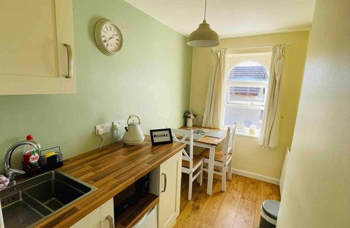 Galgate Apartment | Lancaster 1 bed Cottage Apartment- M6 - Lancs Uni