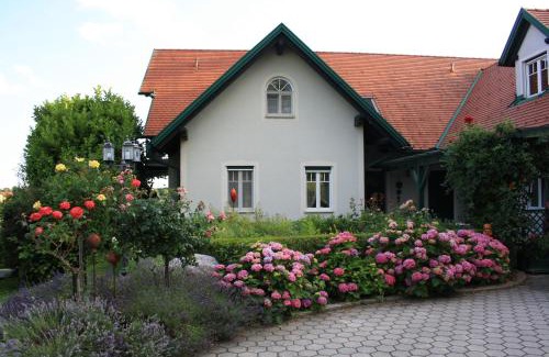 Burgauberg-Neudauberg House | Landhaus Eder