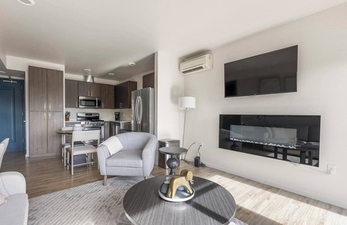 Hayden Island Apartment | Landing | Amazing 1BD, Clubhouse, Courtyard