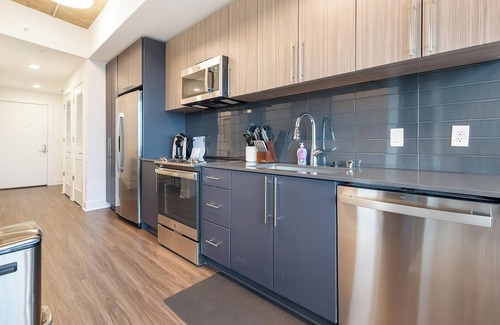 Baileys Crossroads Apartment | Landing | Amazing 1BD, Game Room, Gym