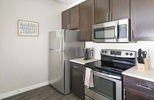 Katy Apartment | Landing | Amazing 2BD, Courtyard, Gym