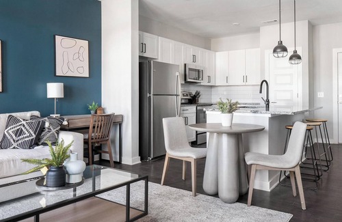 Mableton Apartment | Landing | Amazing 2BD, Pool, Gym