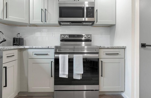 Spruce Hill Apartment | Landing at 4415 Chestnut - 2 Bedrooms in Univer.