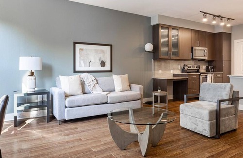 Mueller Apartment | Landing at AMLI on Aldrich - 1 Bedroom in Mueller