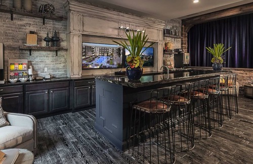 Northwest Columbus Apartment | Landing at Berkley House - 2 Bedrooms in Downtown Columbus