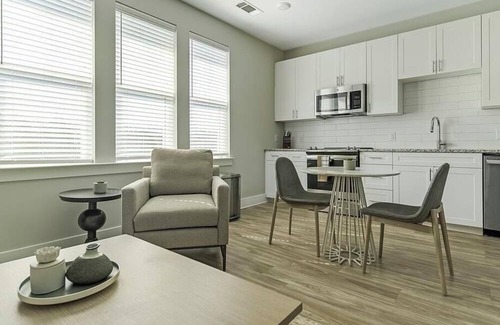 Matthews Apartment | Landing at Chestnut Farm - 2 Bedrooms in Stallings