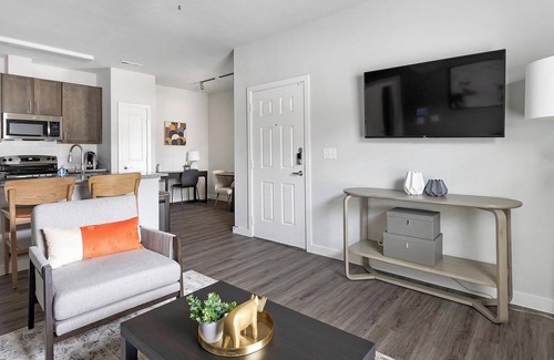 Dallas Apartment | Landing at Clark Ridge Canyon - 1 Bedroom in Re.