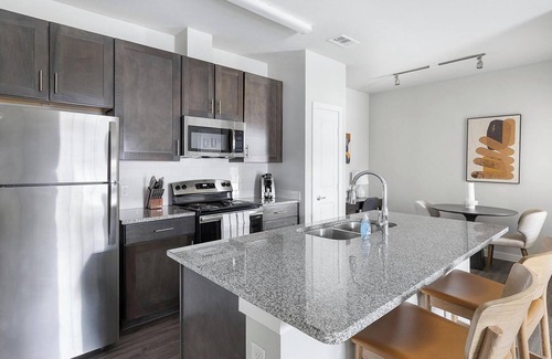 Dallas Apartment | Landing at Clark Ridge Canyon - 1 Bedroom in Re.