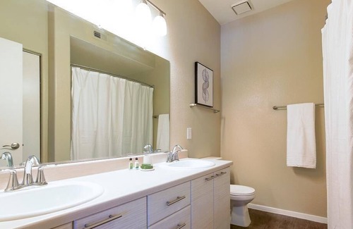 Canyon Gate Apartment | Landing at Escena Apartments - 2 Bedrooms in Angel Park