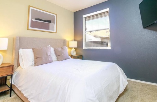 Canyon Gate Apartment | Landing at Escena Apartments - 2 Bedrooms in Angel Park