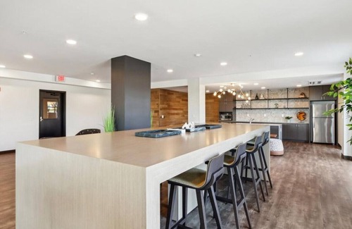 McCordsville Apartment | Landing at McCord Square - 1 Bedroom in Mc Cordsville