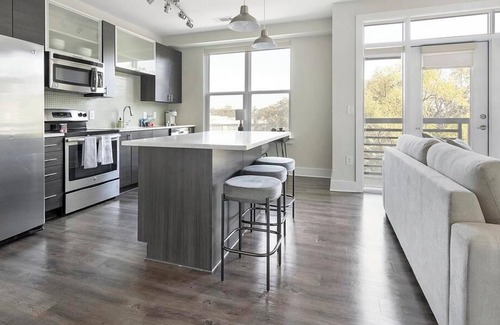 NoDa Apartment | Landing at Mercury NoDa - Studio in North Charlotte