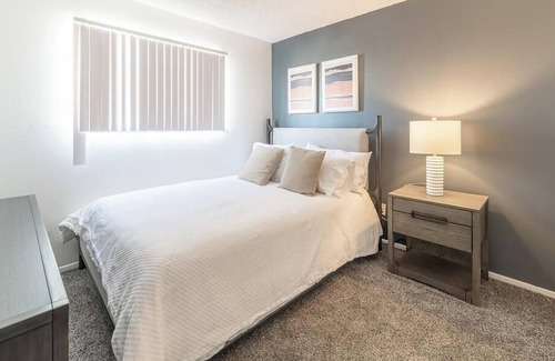 Northeast Heights Apartment | Landing at Mountain Vista Apartments - 3 Bedrooms in Panorama Heights