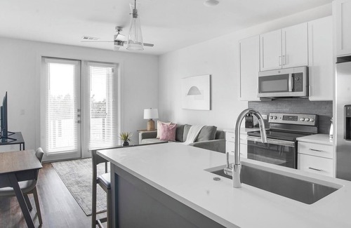 Lakeway Apartment | Landing at The Artesian at Bee Cave - 1 Bedroom.